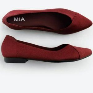 MIA Izzy Flannel Flat